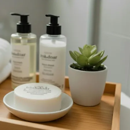 Stylish Persian Blue With Private Bath And Wifi Apartament *